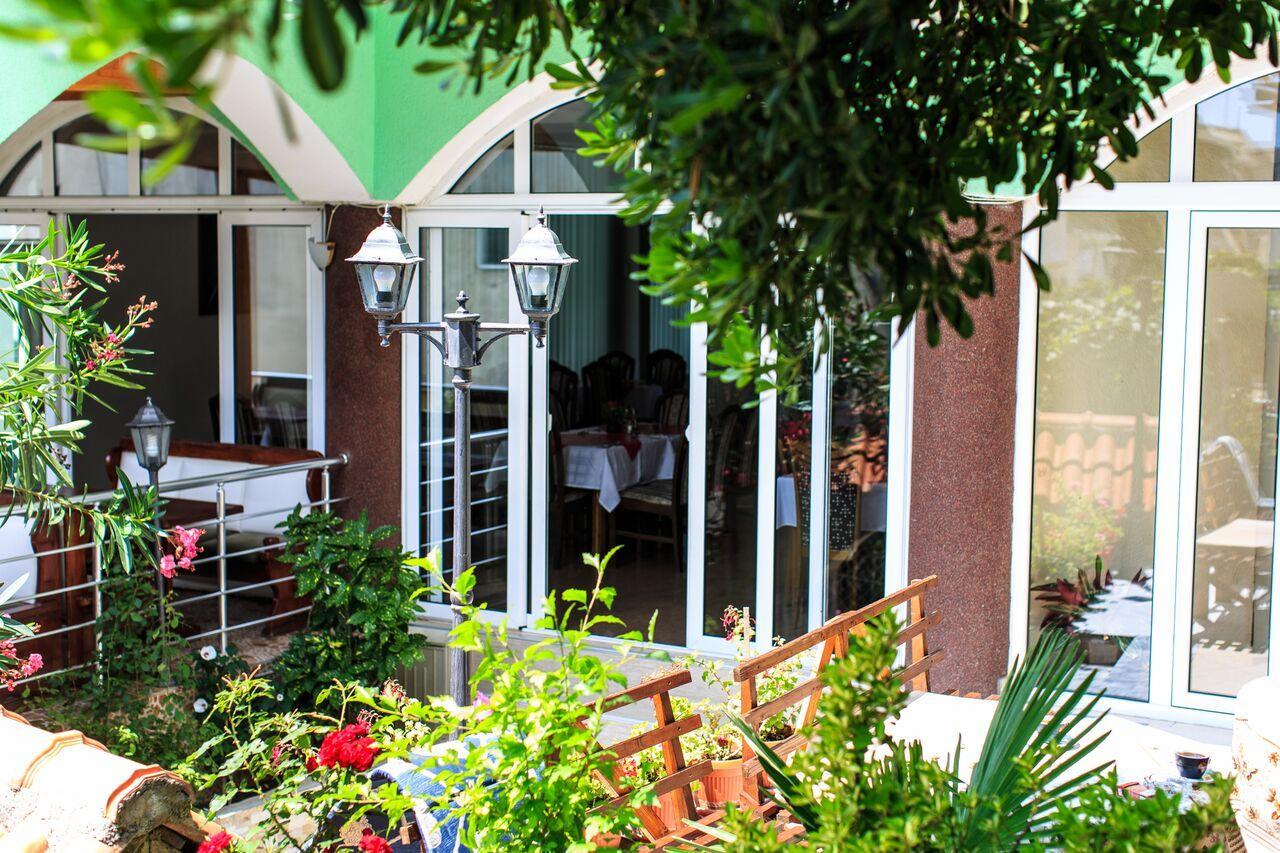 Hotel Hoti Ulcinj Extérieur photo