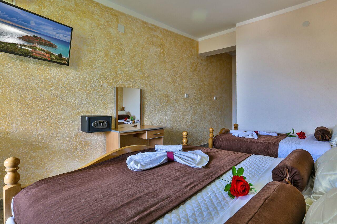 Hotel Hoti Ulcinj Extérieur photo