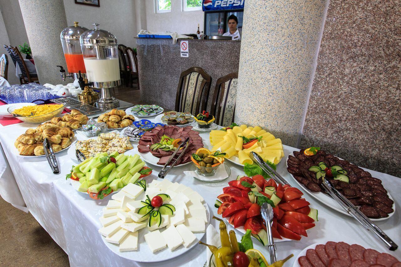 Hotel Hoti Ulcinj Extérieur photo