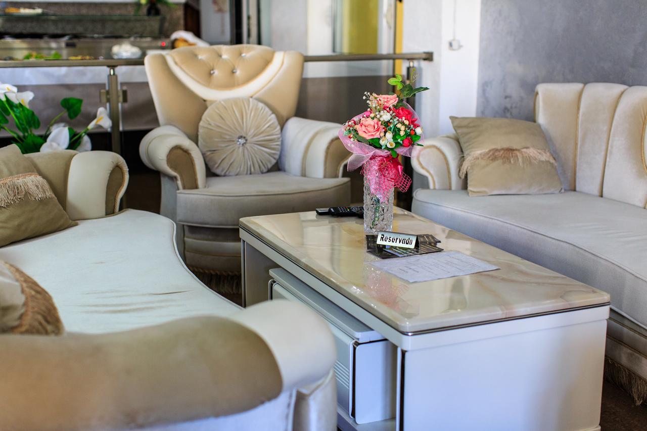 Hotel Hoti Ulcinj Extérieur photo