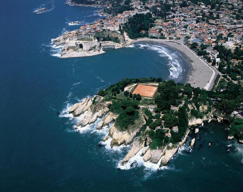 Hotel Hoti Ulcinj Extérieur photo