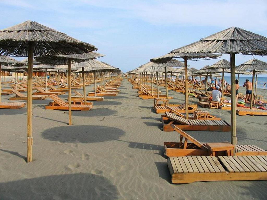 Hotel Hoti Ulcinj Extérieur photo