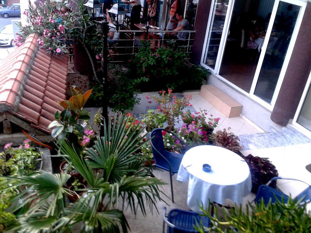 Hotel Hoti Ulcinj Extérieur photo